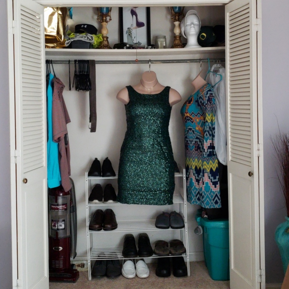Dress - Picture 4 of 4